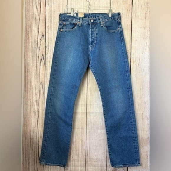 Levis Mens Straight leg jeans buttonfly size 33x32 - Picture 1 of 10